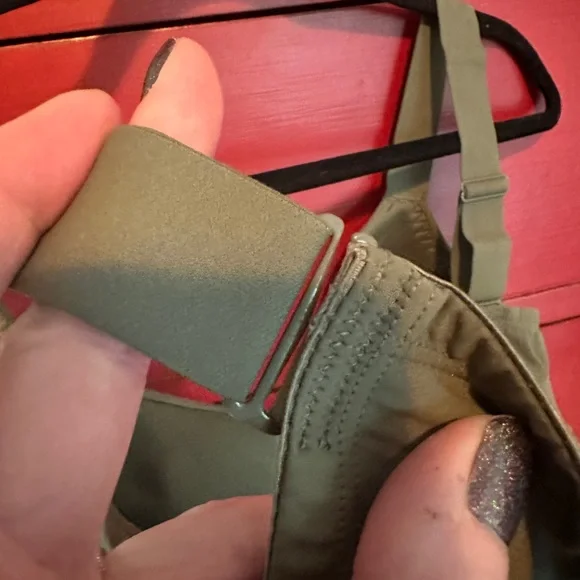 EUC Natori Sports Bra, 34G - Picture 4 of 4